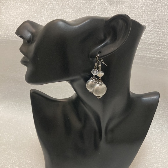 Antique Finish Silver Grey Drop Pearl & Crystal Earrings - Picture 3 of 6